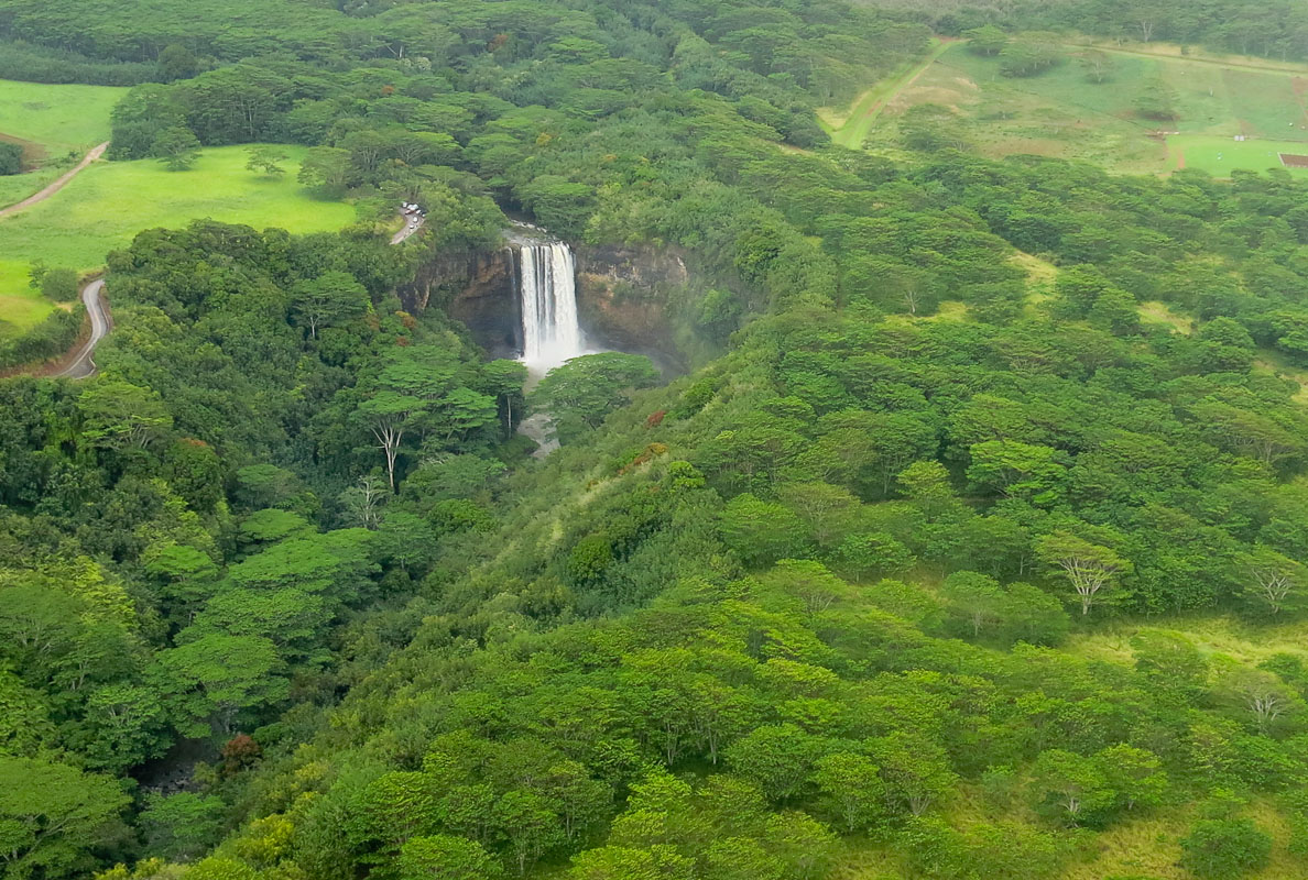 Wailua Fall by Helikopter