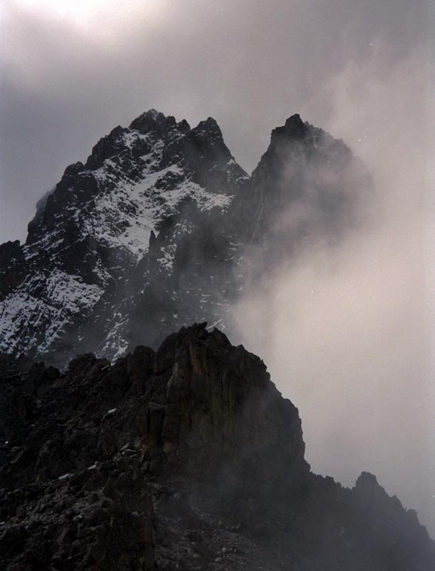 Wolkenumwogter Mt. Kenya