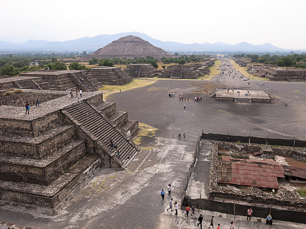 Teotihuacan - Blick von der Mondpyramide nach Sden