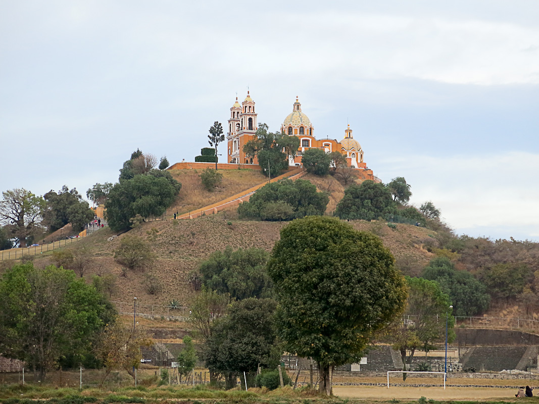 Kirche auf der Pyramide Cholulas