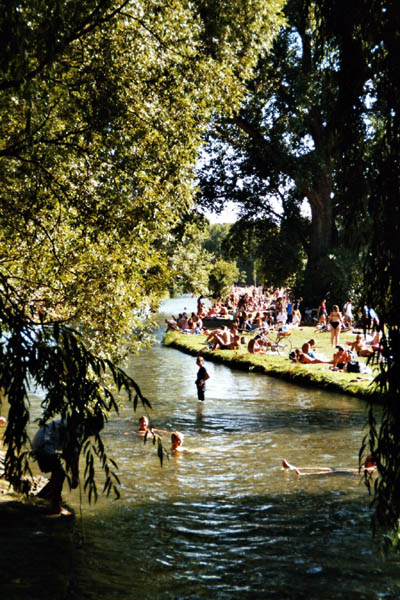 Eisbach-Idylle im Englischen Garten