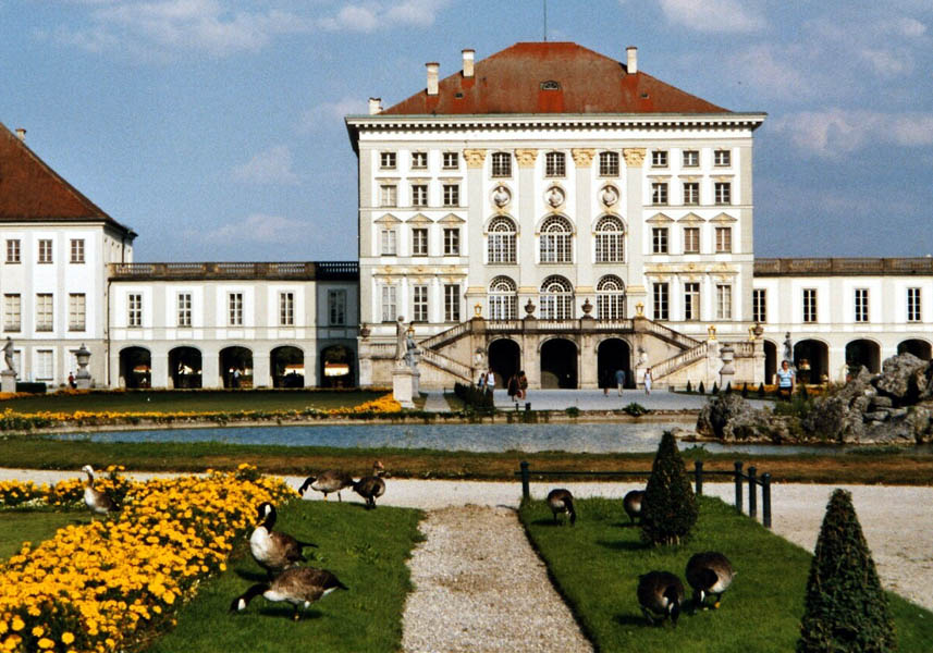 Ansicht Schloss Nymphenburg - mit grasenden Gnsen