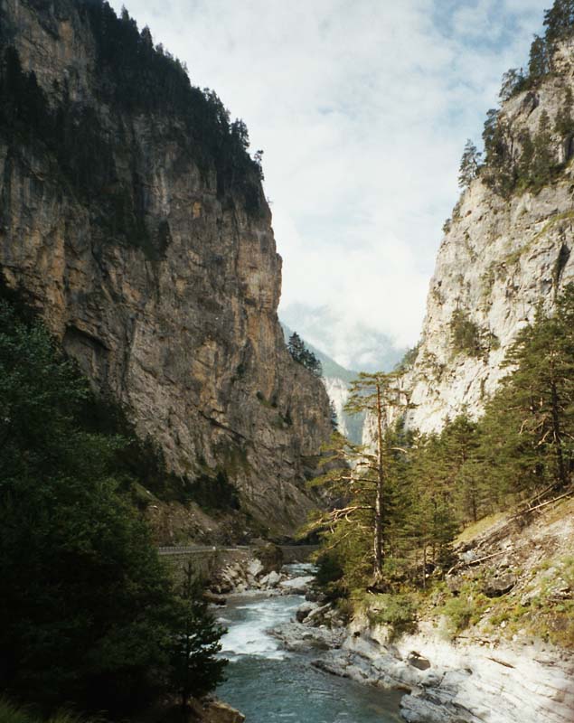 Schlucht bei der Abfahrt vom Isoard