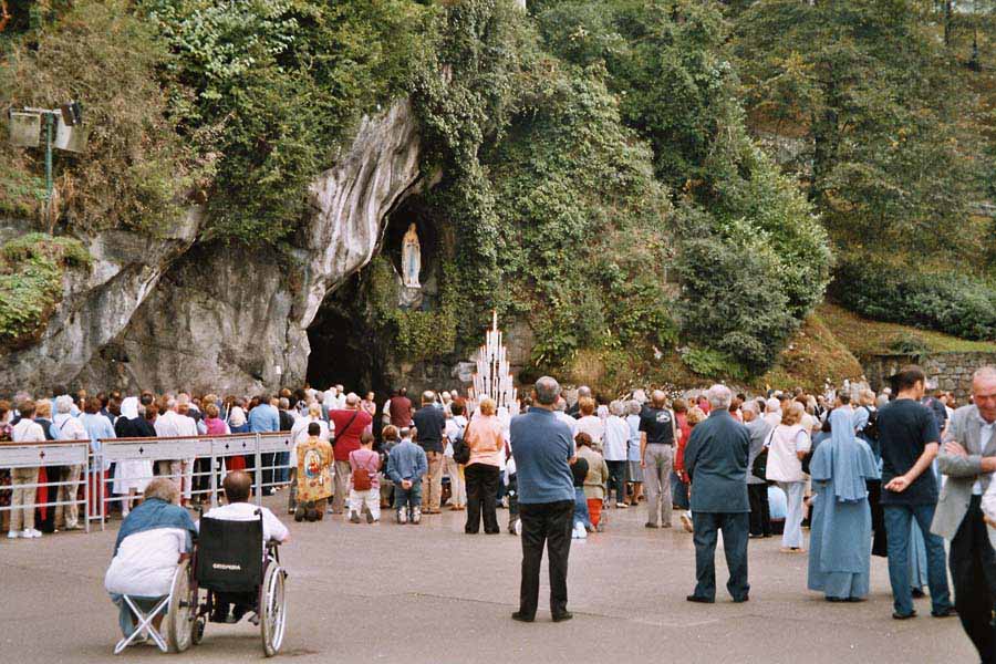 Die Mariengrotte in Lourdes