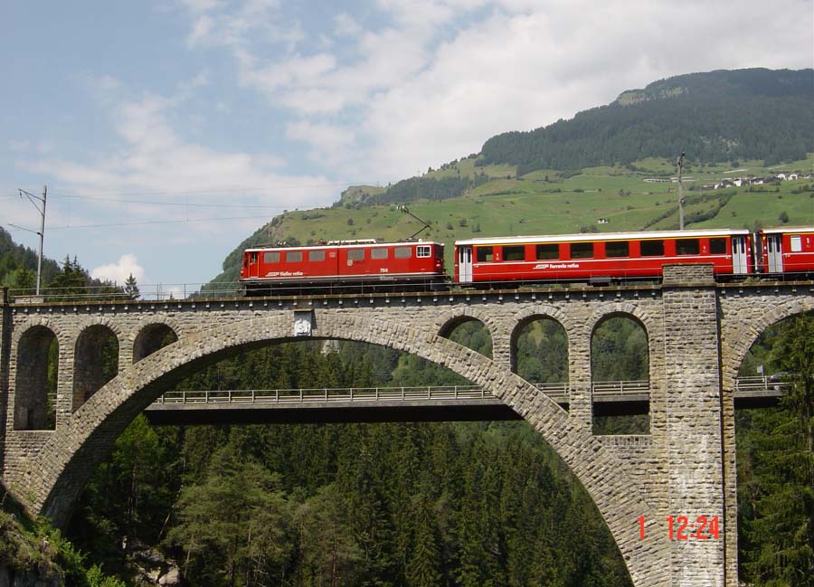 Rhtischen Bahn bei Tiefencastel